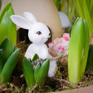 Садик с первоцветами: мускари, тюльпаны и гиацинты "Сказочный домик"