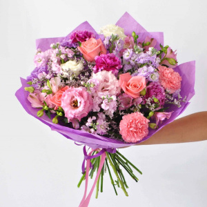 Букет "Летний сад", с эустомой и маттиолой