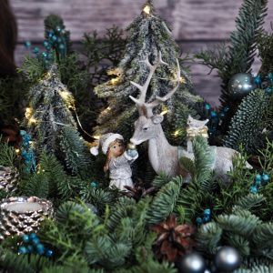 Новогодняя настольная композиция из нобилиса с подсветкой «Сказка о северном олене»