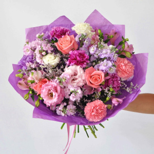 Букет "Летний сад", с эустомой и маттиолой