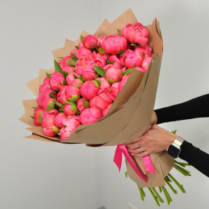 Коралловые пионы, 51 штучка