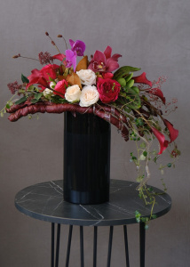 Авторский букет: каллы и орхидеи в букете "Сантанико"