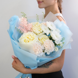 Ароматные пионовидные розы в нежном букете "Любимка"