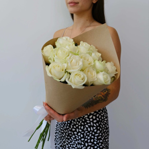 15 белых роз Россия, 60 см