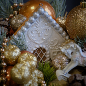 Новогодняя композиция с сувениром в ящичке "Прокатимся в Новый год?" (искусственная)