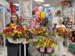 Букеты на 8 марта для коллег женщин