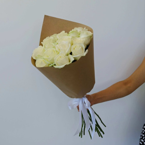 15 белых роз Россия, 60 см