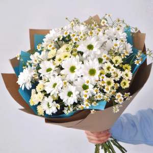 Букет полевой с хризантемой и ромашками "Привет, ромашки!"