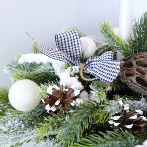 Новогодняя композиция в деревянном ящичке со свечами (искусственная)