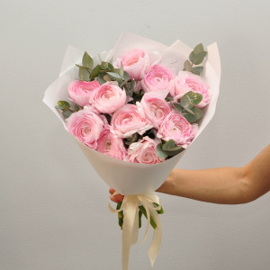 Нежные ранункулюсы, 11 штучек с эвкалиптом