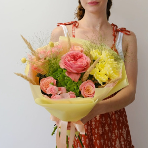 Волшебные персиковые розы в милом букете "Сладкая Сказка"