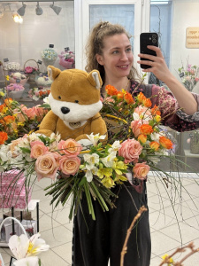 Креативный букет с открытым центром "Яркое поздравление"