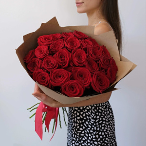 25 красных роз 60 см