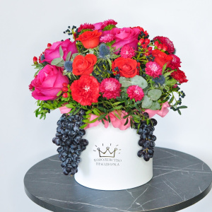 Ароматные розы Пинк Флойд в коробке "Сказки Осени"