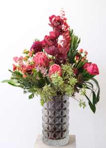 Букет в хрустальной вазе Авдеев