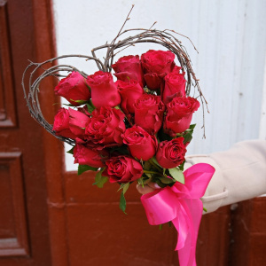 Букет Сердце, 15 роз Кения