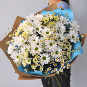 Букет полевой с хризантемой и ромашками "Привет, ромашки!"