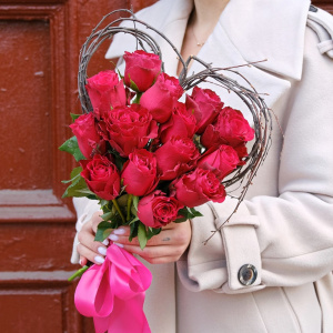 Букет Сердце, 15 роз Кения
