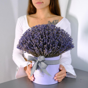 Лаванда в сиреневой коробочке