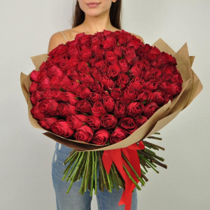 Бордовые (красные) розы в букете "Африканская страсть", 151 штучка