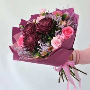 Хризантема Бигуди в букете «Конфетка»