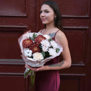 Хризантемы Бигуди в букете "Шоколадное утро"