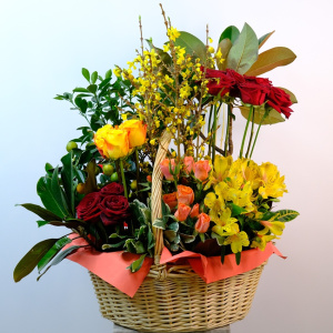 Подарочная корзина  - мандариновое дерево с цветами