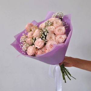 Нежные кустовые пионовидные розы "Бомбастик"