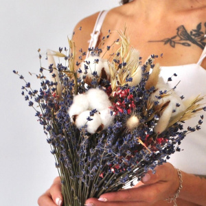 Букет из лаванды с хлопком