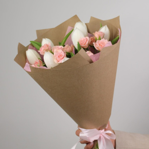 Букетик с тюльпанами и розочками