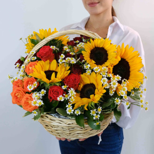 Корзина с подсолнухами "Лето для Тебя"