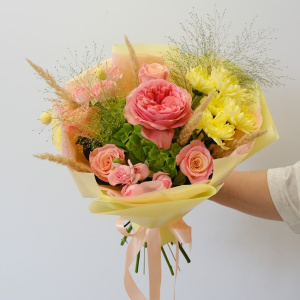 Волшебные персиковые розы в милом букете "Сладкая Сказка"