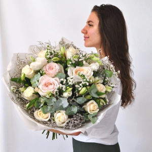 Букет белые розы "Белоснежный"