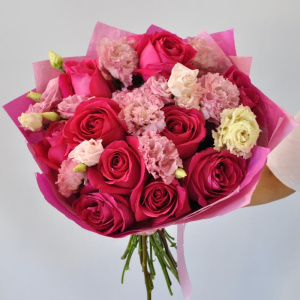 Ароматные розы Пинк флойд в букете "Анатомия Страсти"