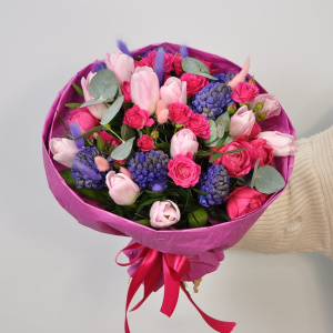 Букет с тюльпанами и гиацинтами "Аромат весны"