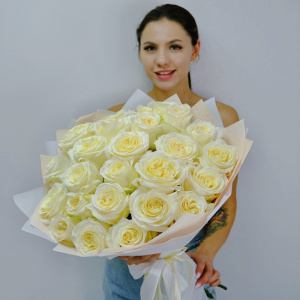 Ароматные пионовидные розы, 25 штучек с вазой Ароматные пионовидные розы, 25 штучек с вазой
