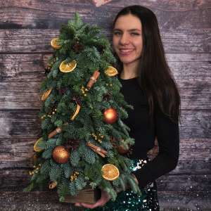 Новогодний сет из трёх элементов: венок, ёлка и композиция с корицей и апельсинами