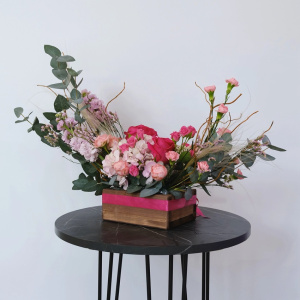 Ароматные розы Пинк Флойд с эвкалиптом "Полумесяц"