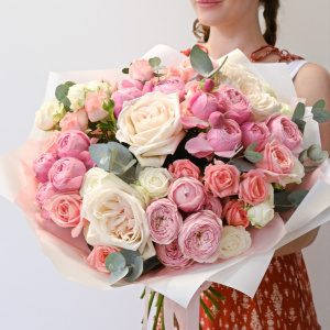 Пионовидные розы в нежном букете "Ты - моя Весна"