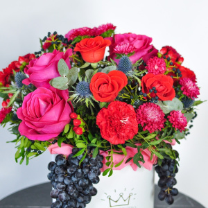 Ароматные розы Пинк Флойд в коробке "Сказки Осени"