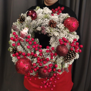 Уже собран! Венок новогодний в красных оттенках (искусственный)