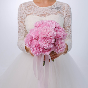 Кружевные розовые диантусы в букете "Божественная красота"