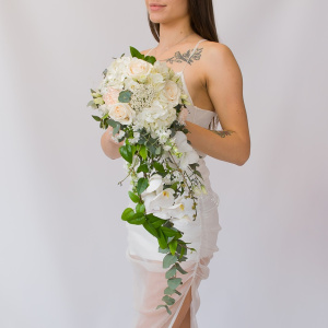 Каскадный букет невесты с орхидеями. Для истинной принцессы