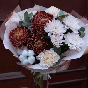 Хризантемы Бигуди в букете "Шоколадное утро"