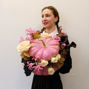 Цветочная тыква! Розовая тыква с пионовидными розами и каллами