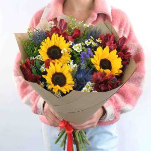 Подсолнухи в букете "Яркие краски природы"
