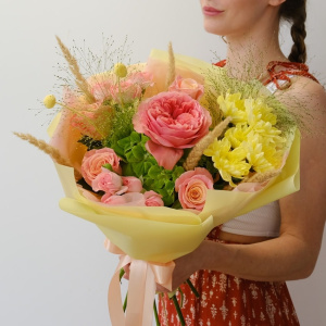 Волшебные персиковые розы в милом букете "Сладкая Сказка"