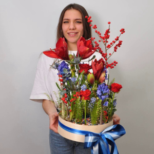 Амариллисы и гиацинты в композиции «Подводный мир»