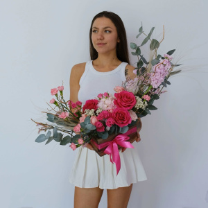 Ароматные розы Пинк Флойд с эвкалиптом "Полумесяц"