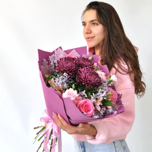 Хризантема Бигуди в букете «Конфетка»